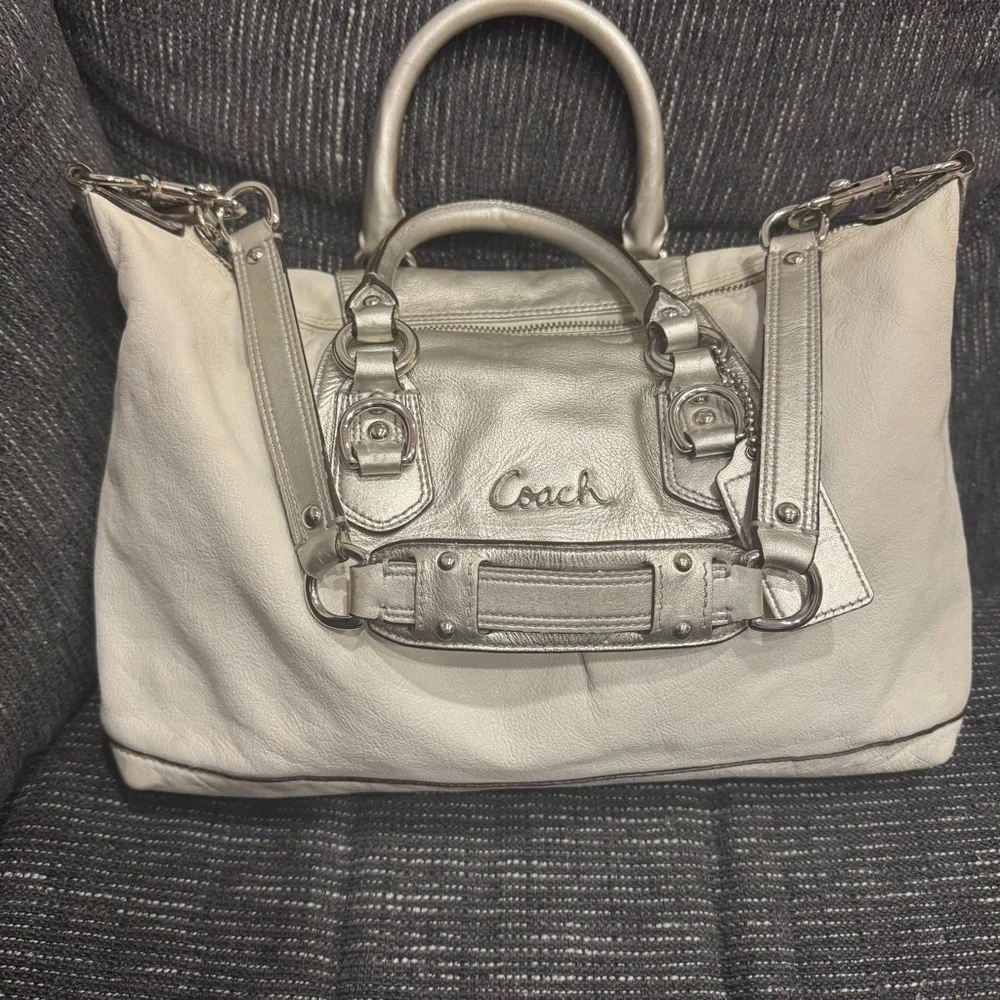 Coach Metallic Silver and Cream Satchel - excellent condition - Picture 5 of 16